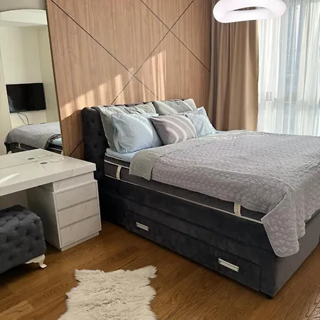 The Gates 706 Apartament