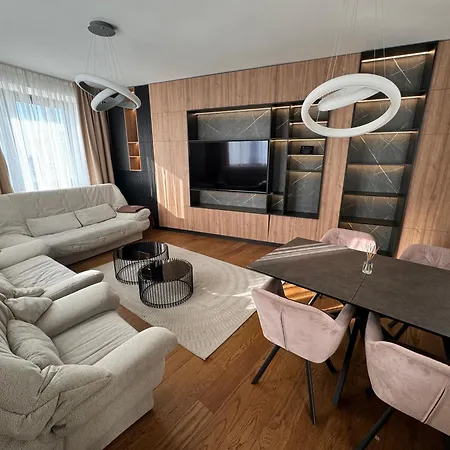 The Gates 706 Apartment *