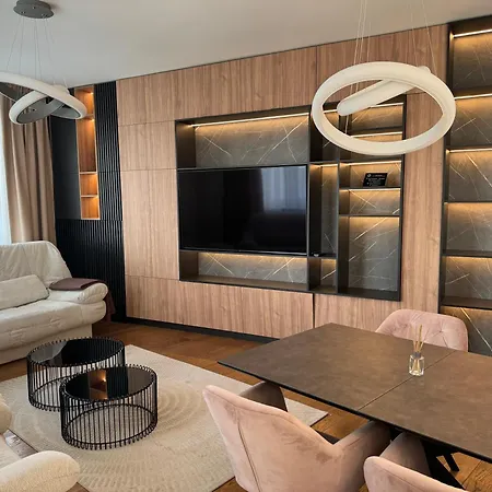 The Gates 706 Apartment *