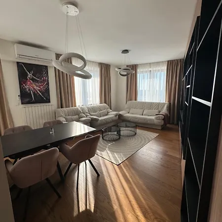 The Gates 706 Apartment *